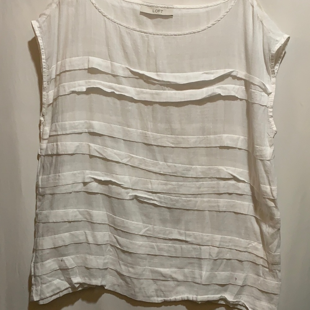 LOFT TOP WHITE SEMI SHEER BOXY W/FLAT RUFFLE COT
